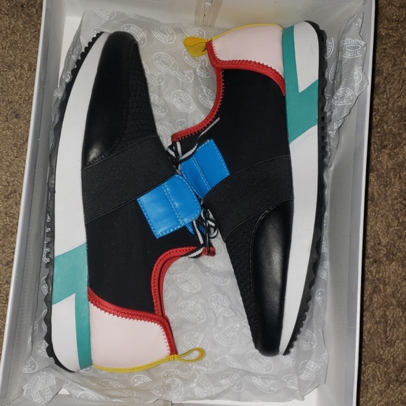 Steve Madden Shoes - Picture 2 of 5